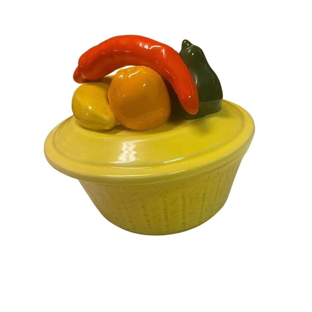 Vintage decor Yellow Ceramic Basketweave Lidded Bowl Vegetable‎ Top 6in cottage